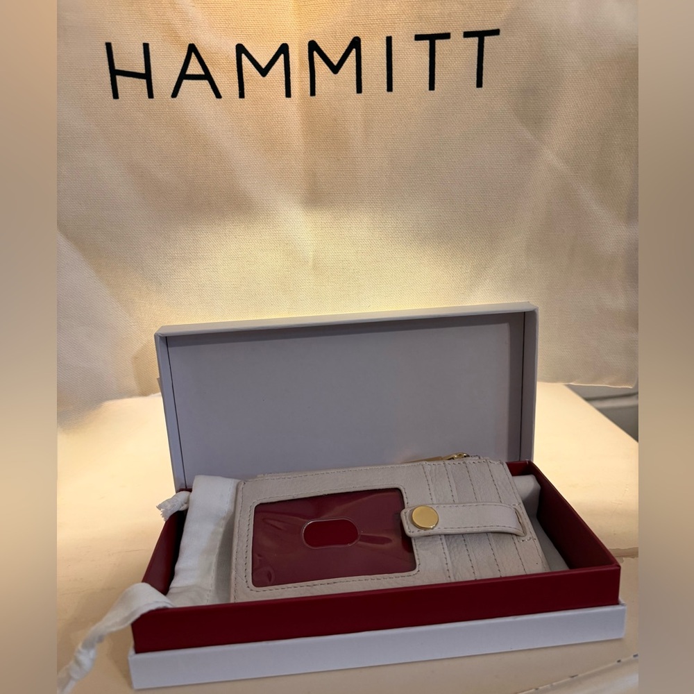 Hammitt 210 West Wallet
Calla Lily White/Brushed Gold